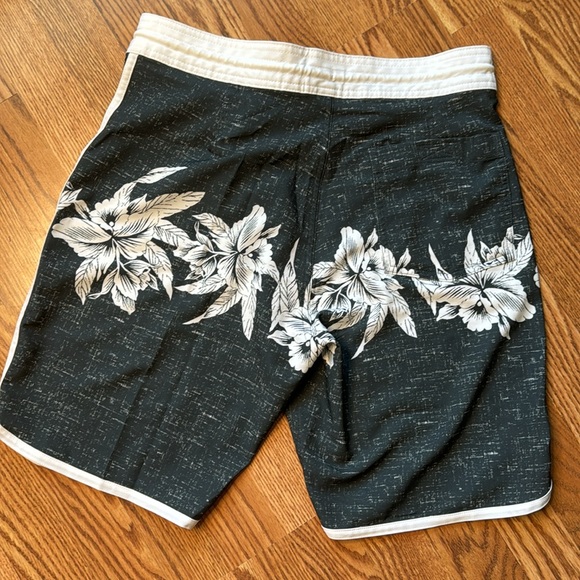 ☀️❤️5/$13 Mens board shorts - Picture 4 of 4